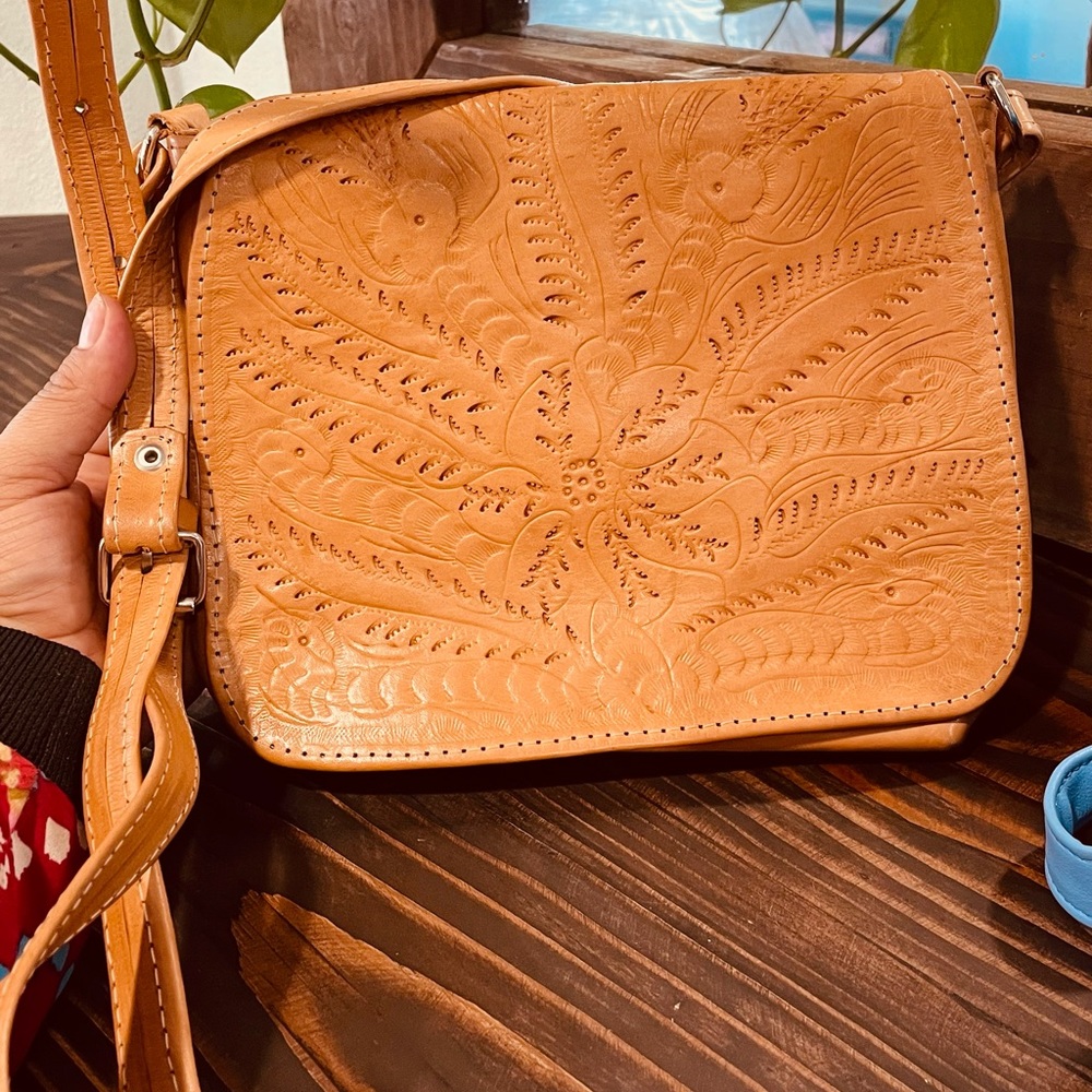 leather crossbody vintage